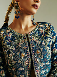 Khakaa GARDENIA long, high-slit Organza shirt, close-up of details