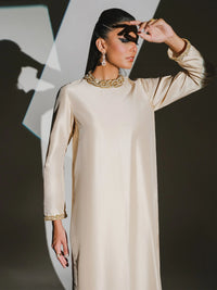 Khakaa-Ivoire-Best-White-Offwhite-Dress-Kameez-Kurta